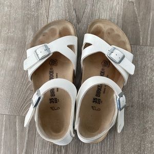 White Birkenstock Milano for Sale 🤍